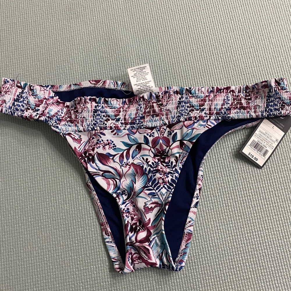 Cheeky bikini bottom